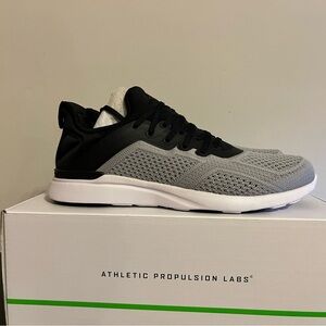 APL Men's Techloom Tracer in Black/Cement and White Size 7.5